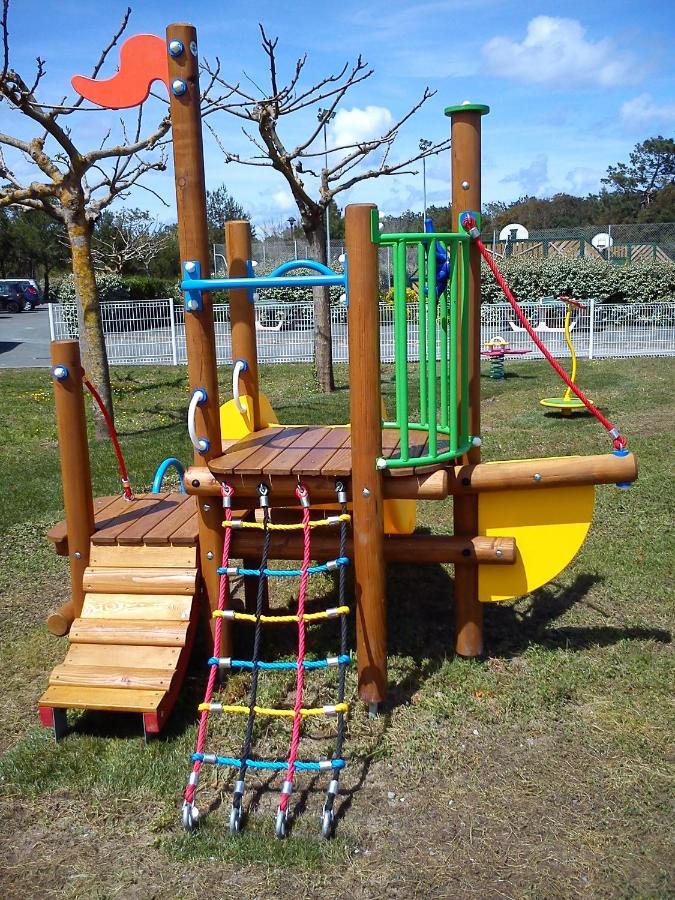 Village Vacances La Foret Des Landes タルノス エクステリア 写真