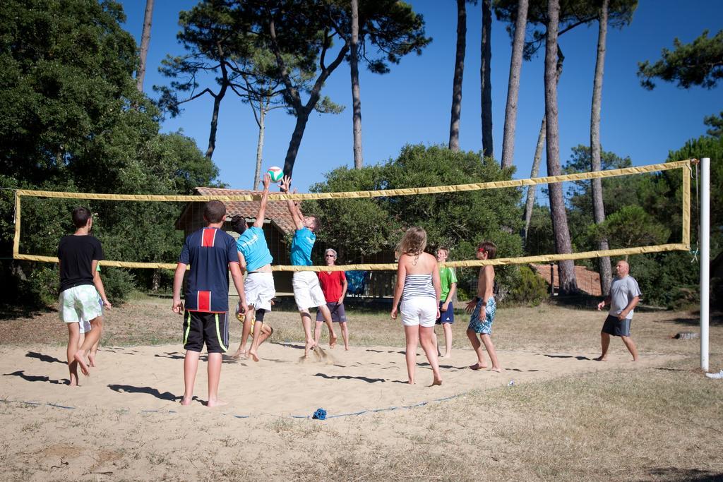 Village Vacances La Foret Des Landes タルノス エクステリア 写真
